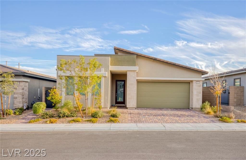 Property Photo:  924 Mayfield  Manor Lane  NV 89138 