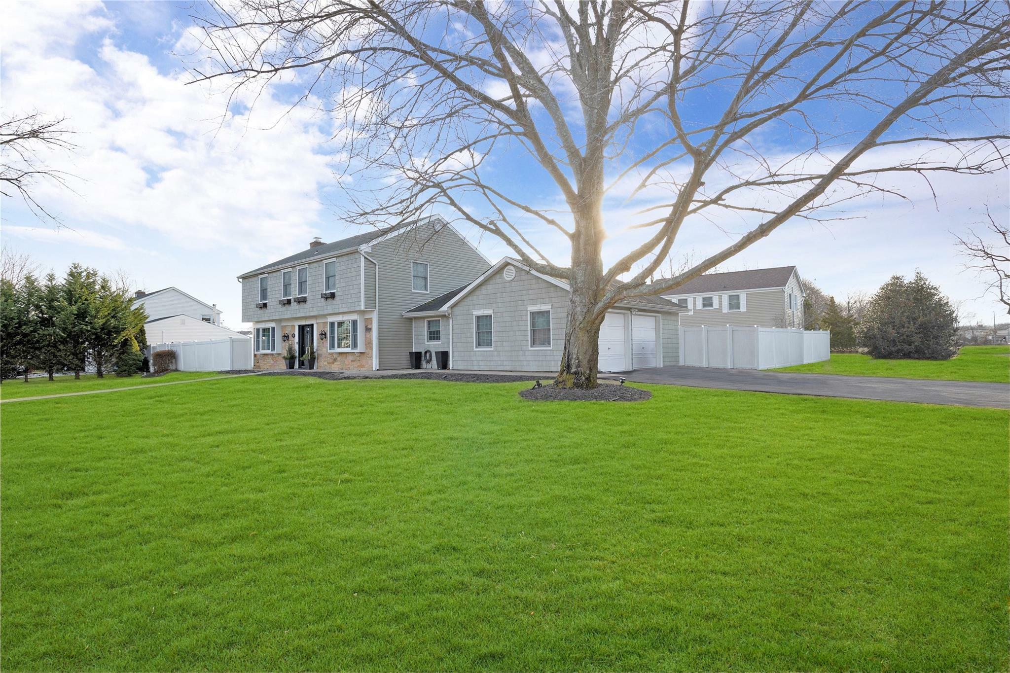 Property Photo:  52 Tulip Grove Drive  NY 11755 