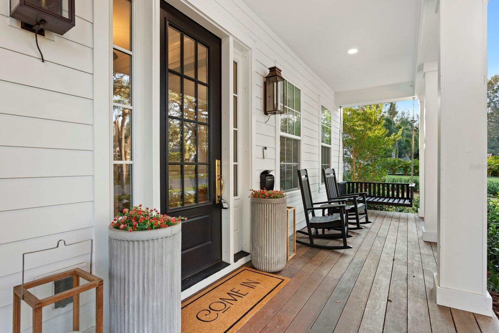 Property Photo: 120 25th Avenue N FL 33704