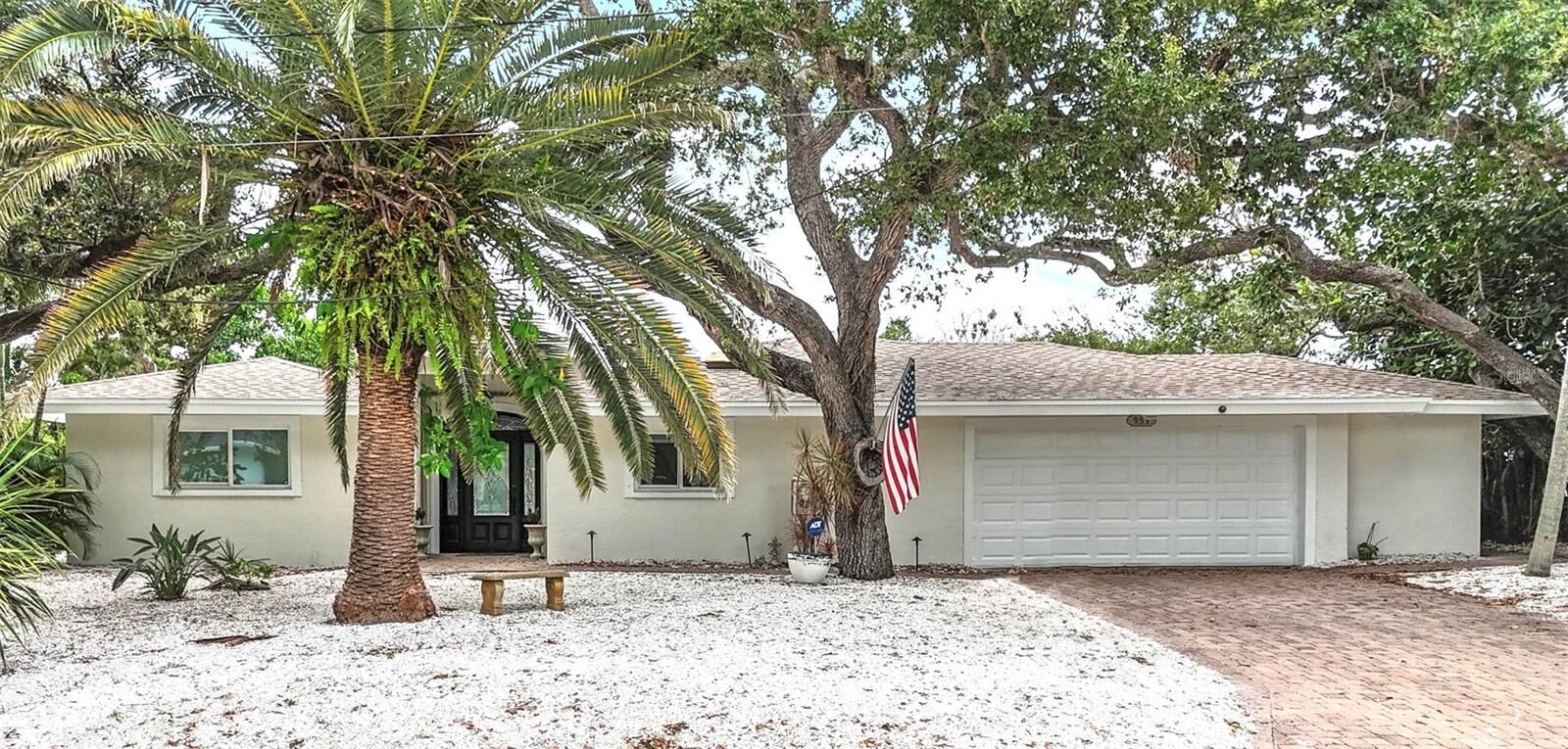 Property Photo: 951 Contento St. FL 34242