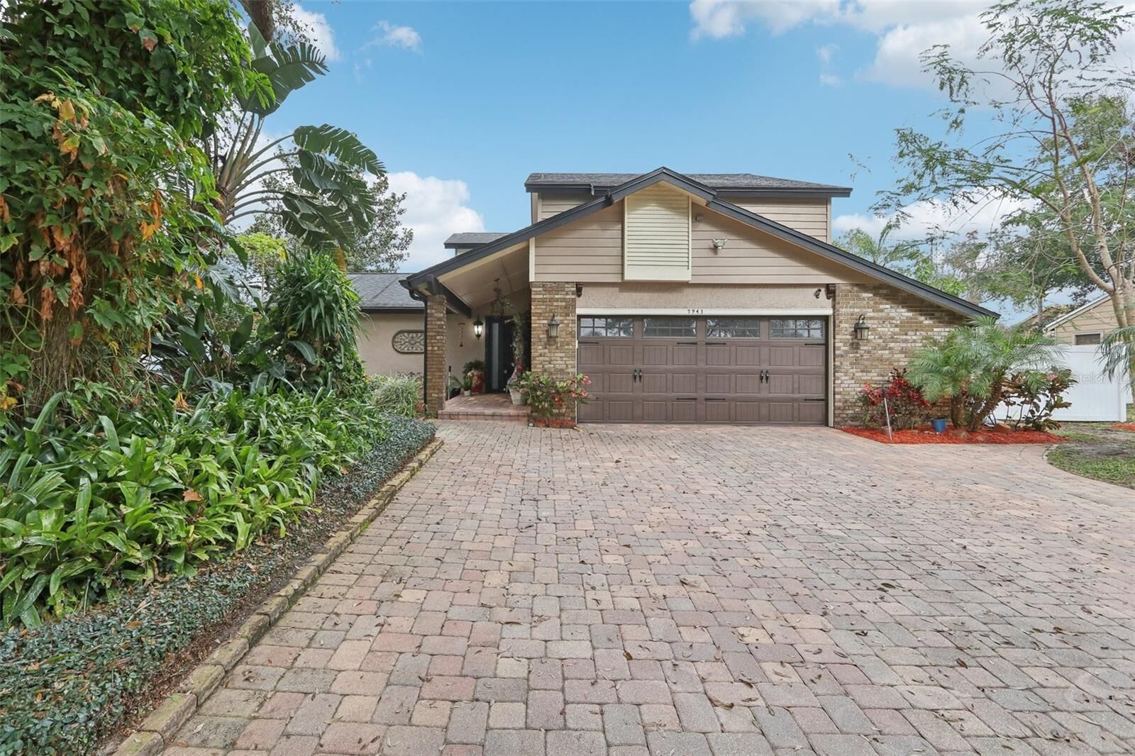 Property Photo: 7943 Snowberry Circle FL 32819