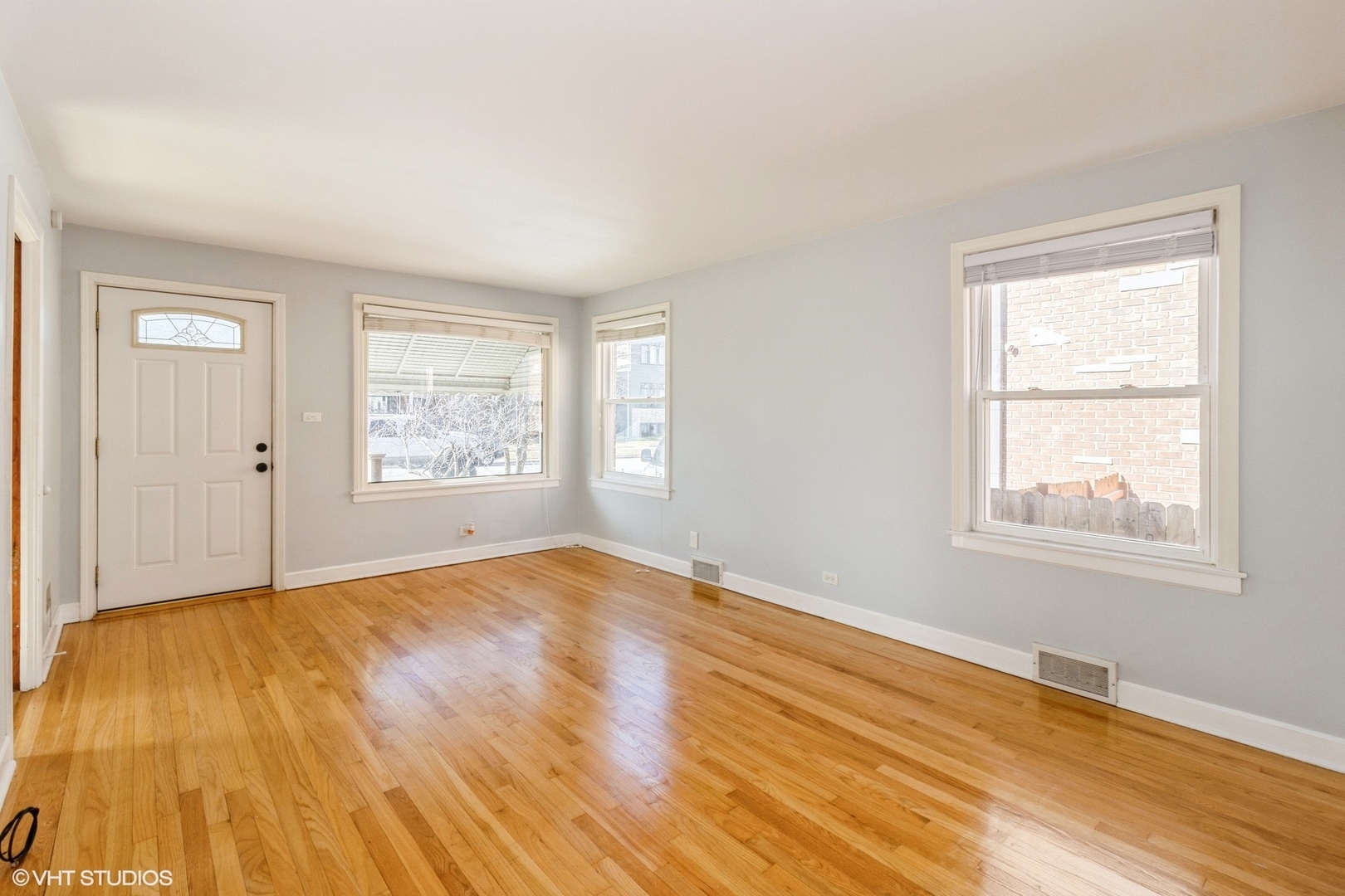 Property Photo:  6623 N Octavia Avenue  IL 60631 