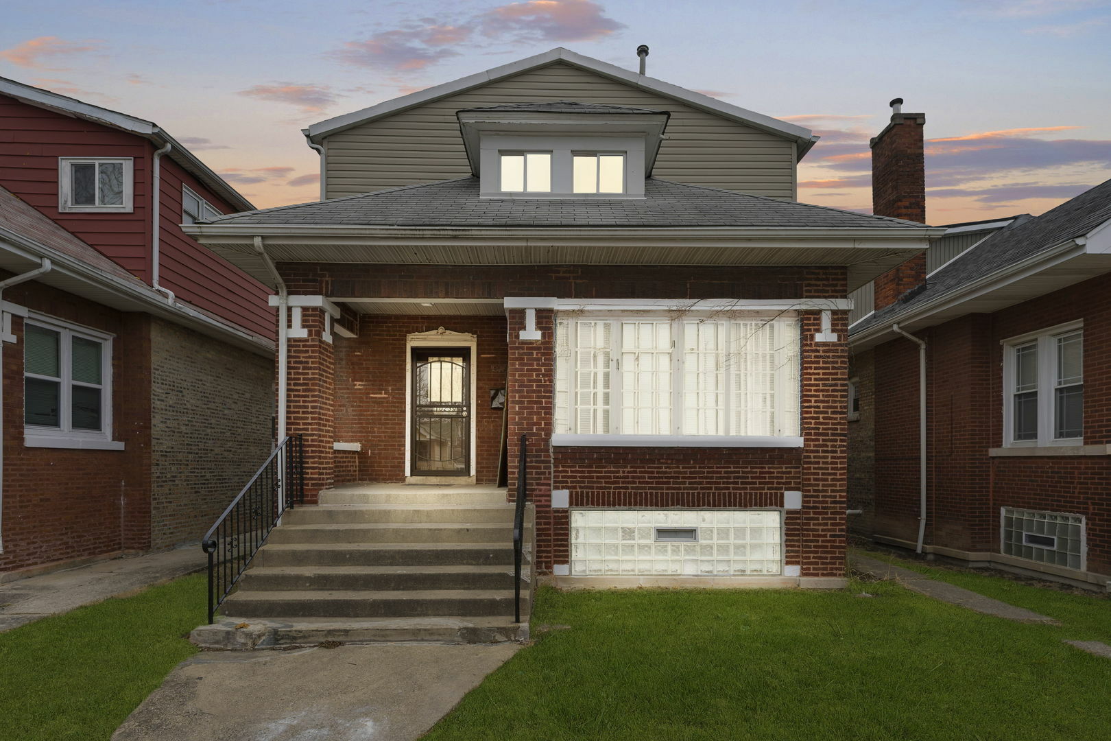 Property Photo:  10239 S Yale Avenue  IL 60628 