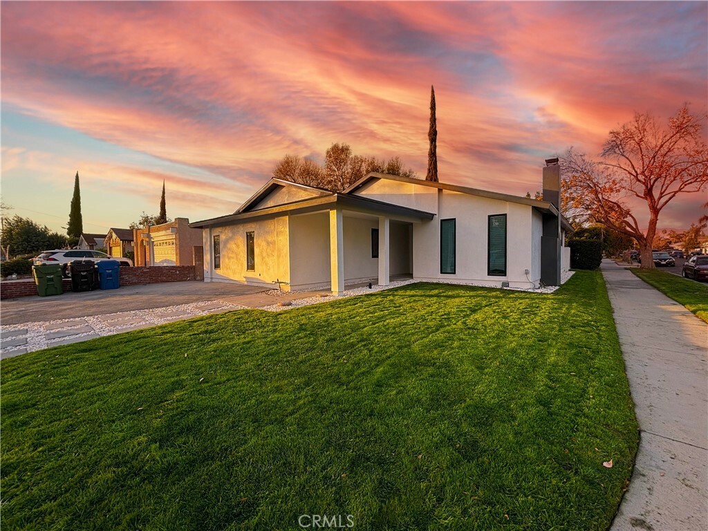 19901 Community Street  Winnetka CA 91306 photo