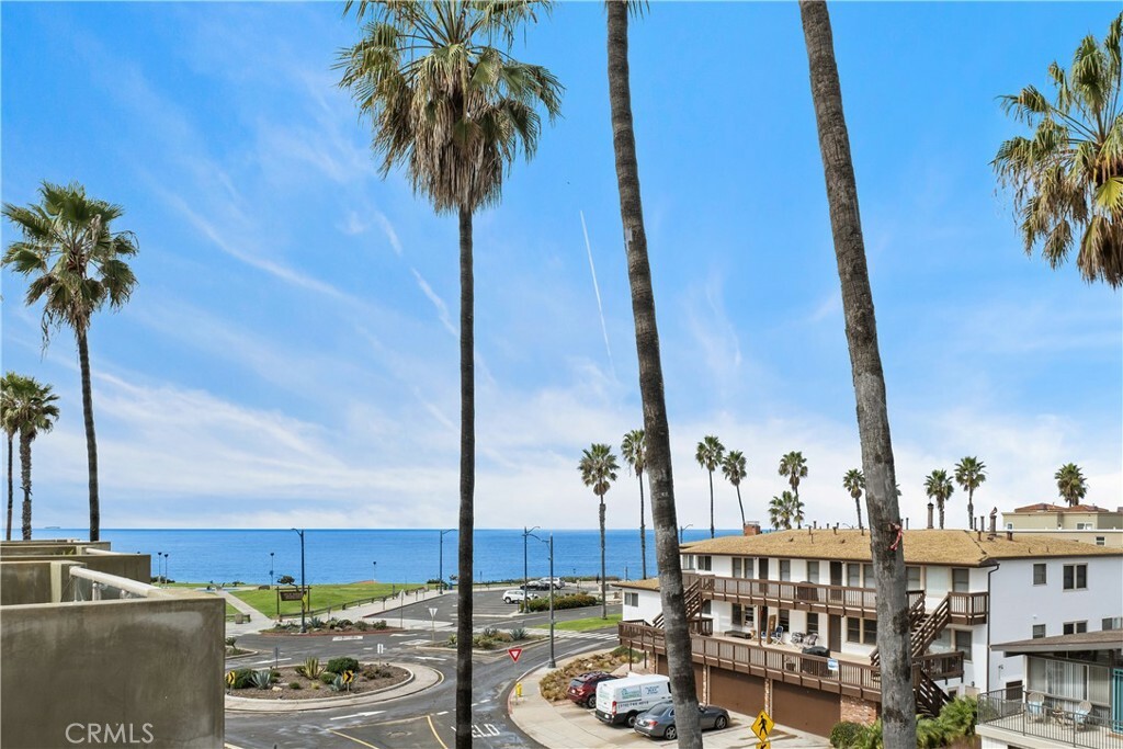 Property Photo:  104 Paseo De La Playa  CA 90277 