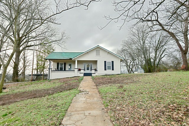 Property Photo: 313 Spring St TN 37183