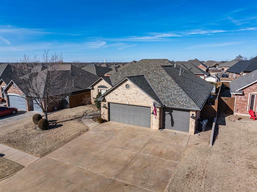 Property Photo:  2621 SE 7th Street  OK 73160 