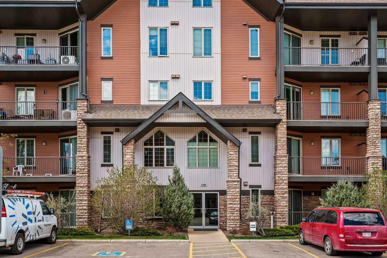 Property Photo: 15 Sunset Square 2106 AB T4C 0E7