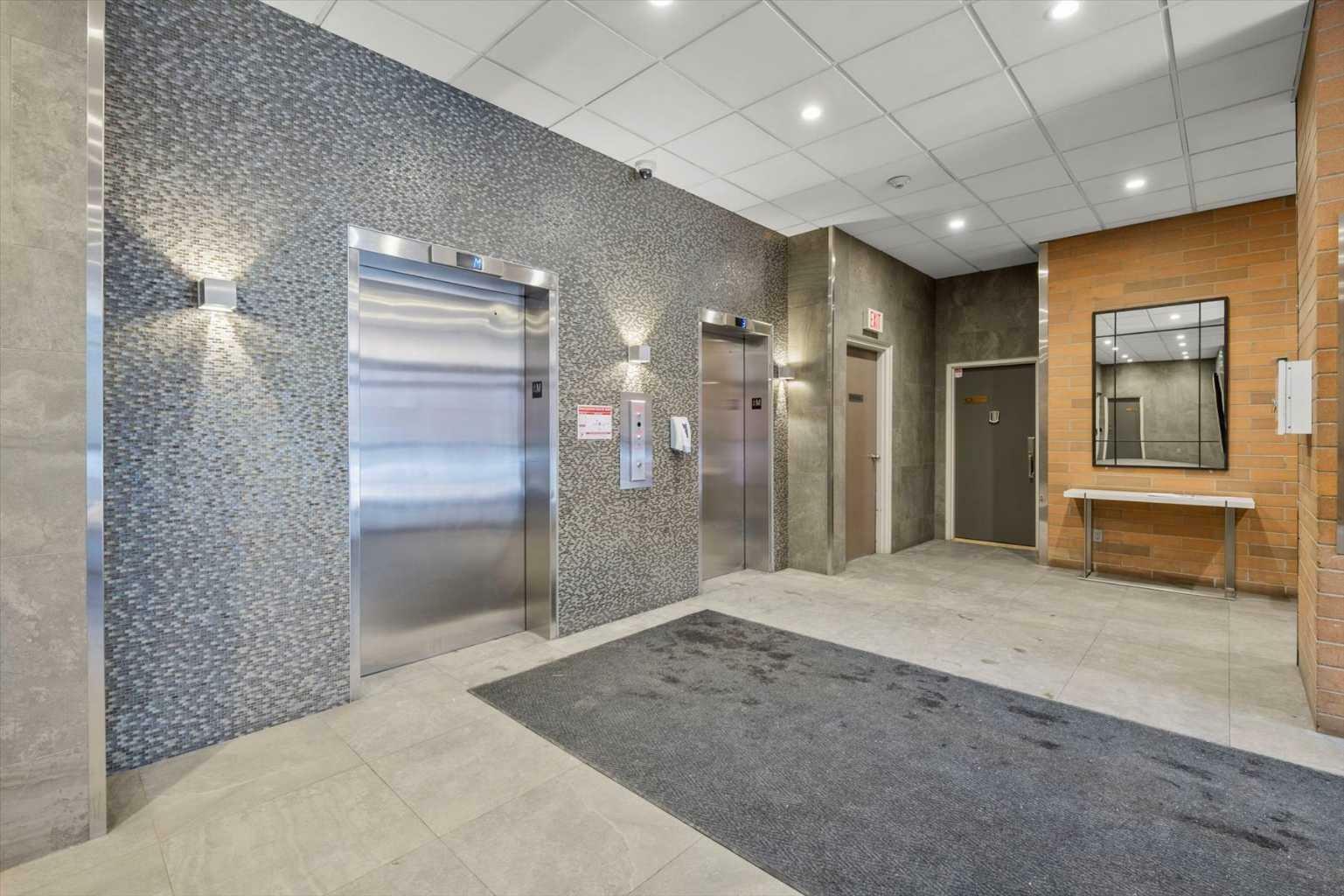 Property Photo: 1334 13 Avenue SW 802 AB T3C 3S2