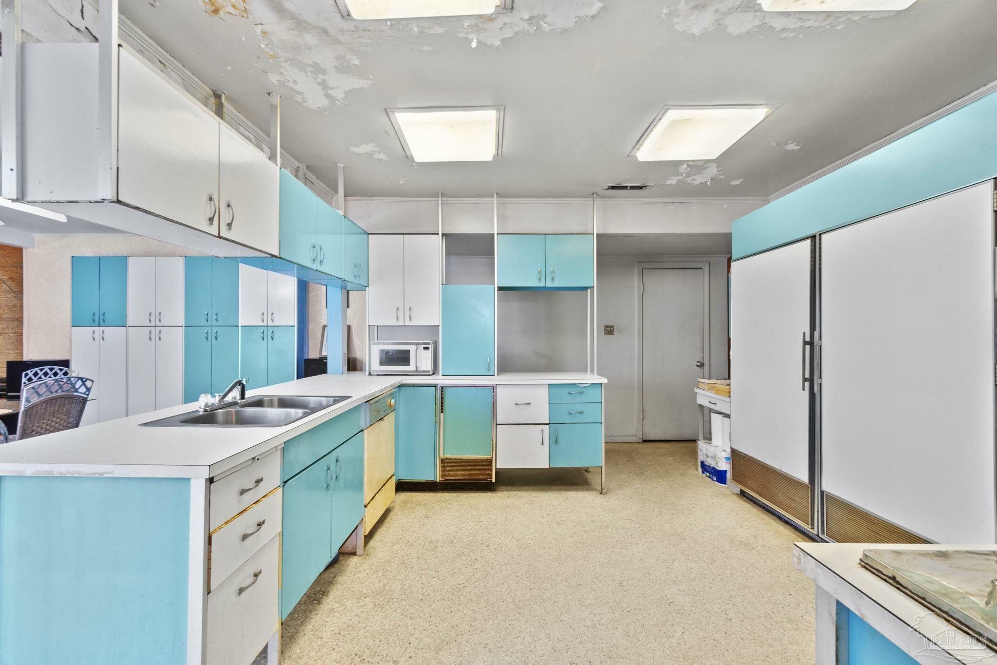 Property Photo: 1201 N Barcelona St FL 32501