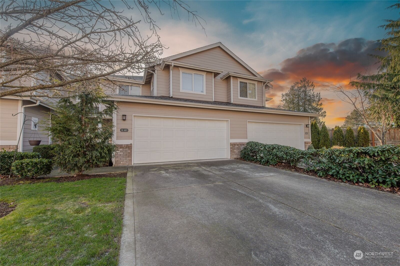 Property Photo: 10700 SE 260th Street H103 WA 98030