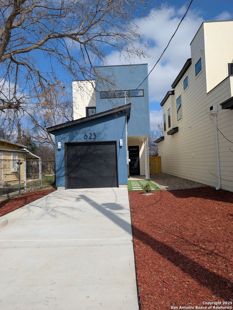 623 Essex St  San Antonio TX 78210 photo