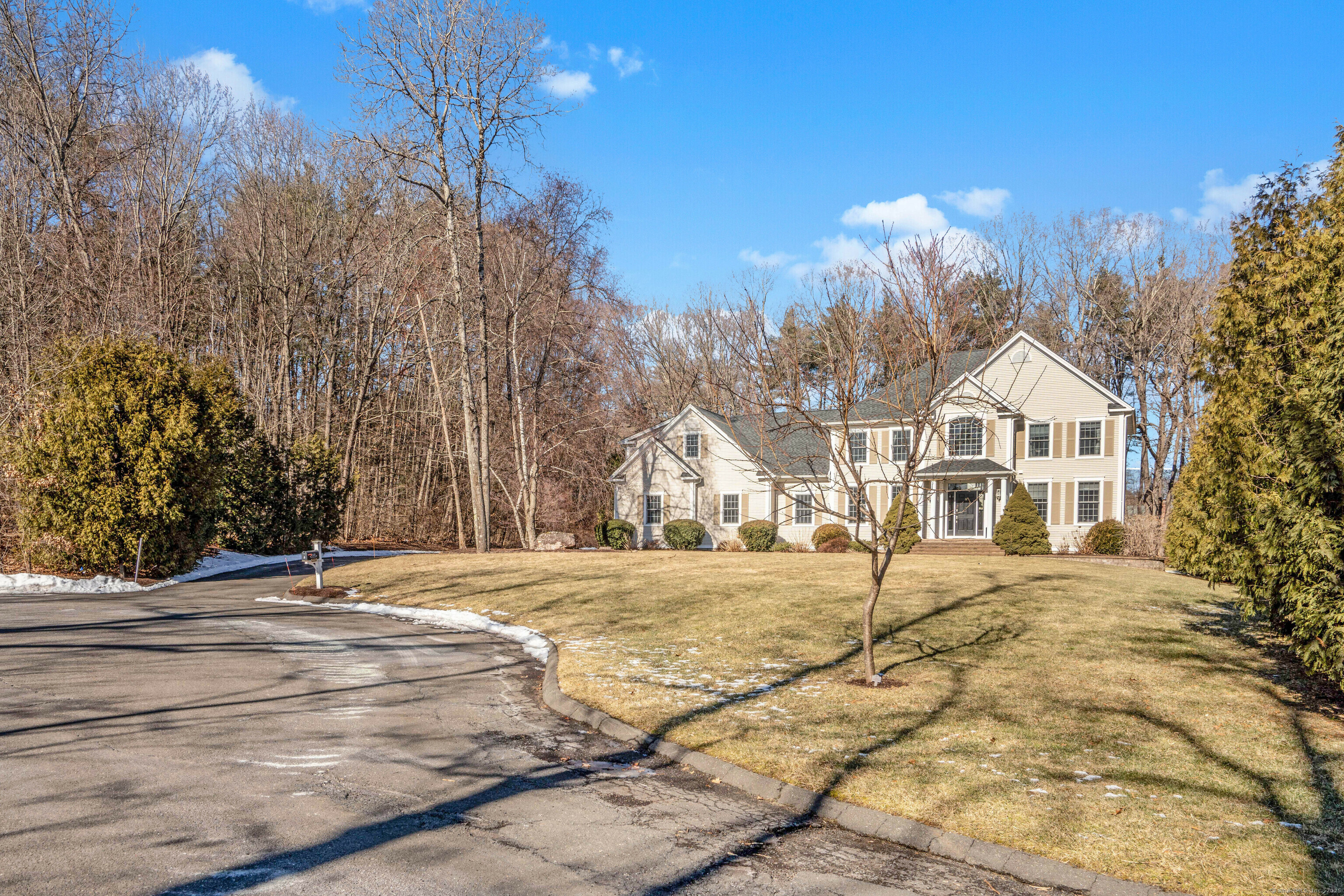 Property Photo:  8 Sycamore Hills Road  CT 06001 