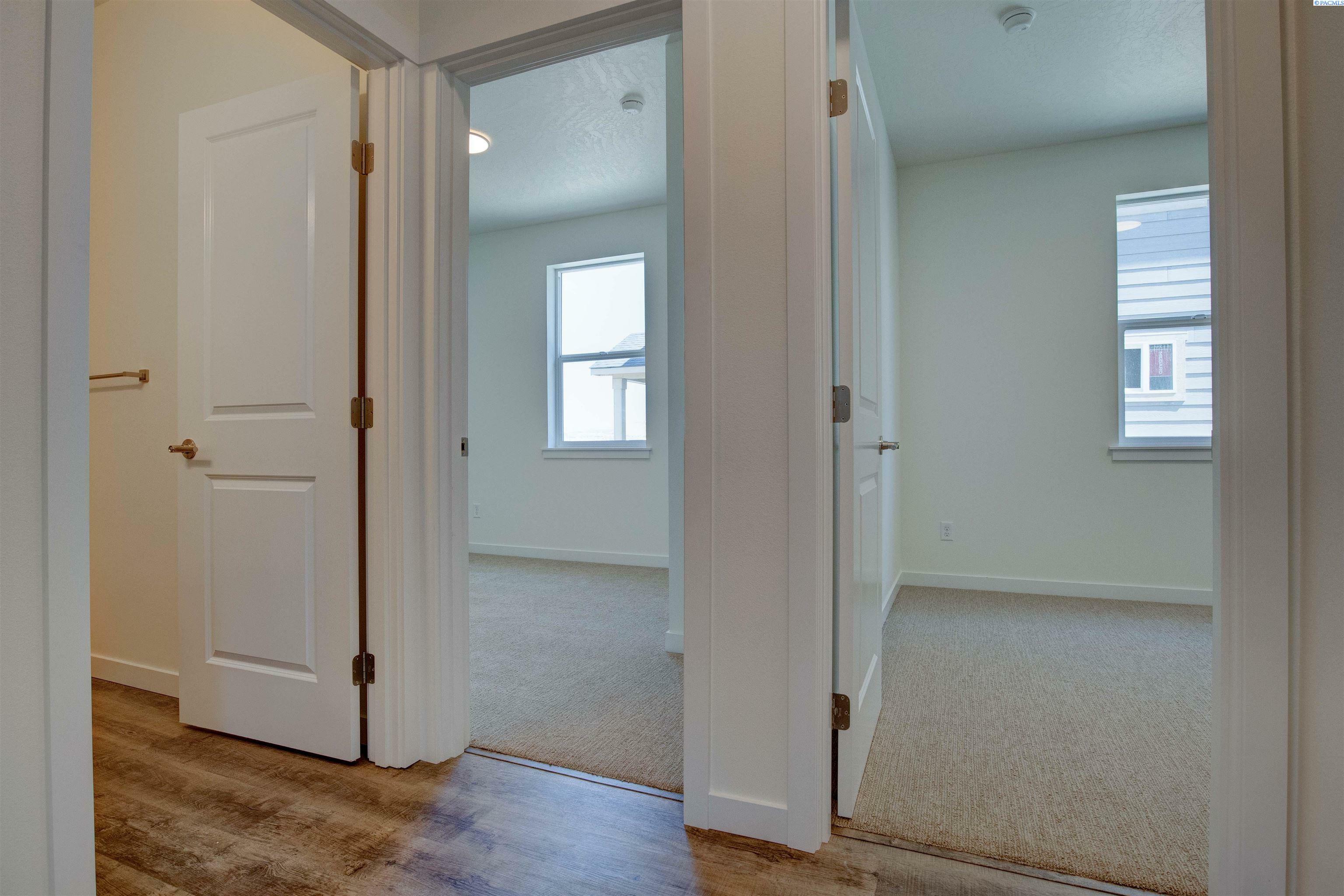 Property Photo: 3565 Stardust St WA 99352