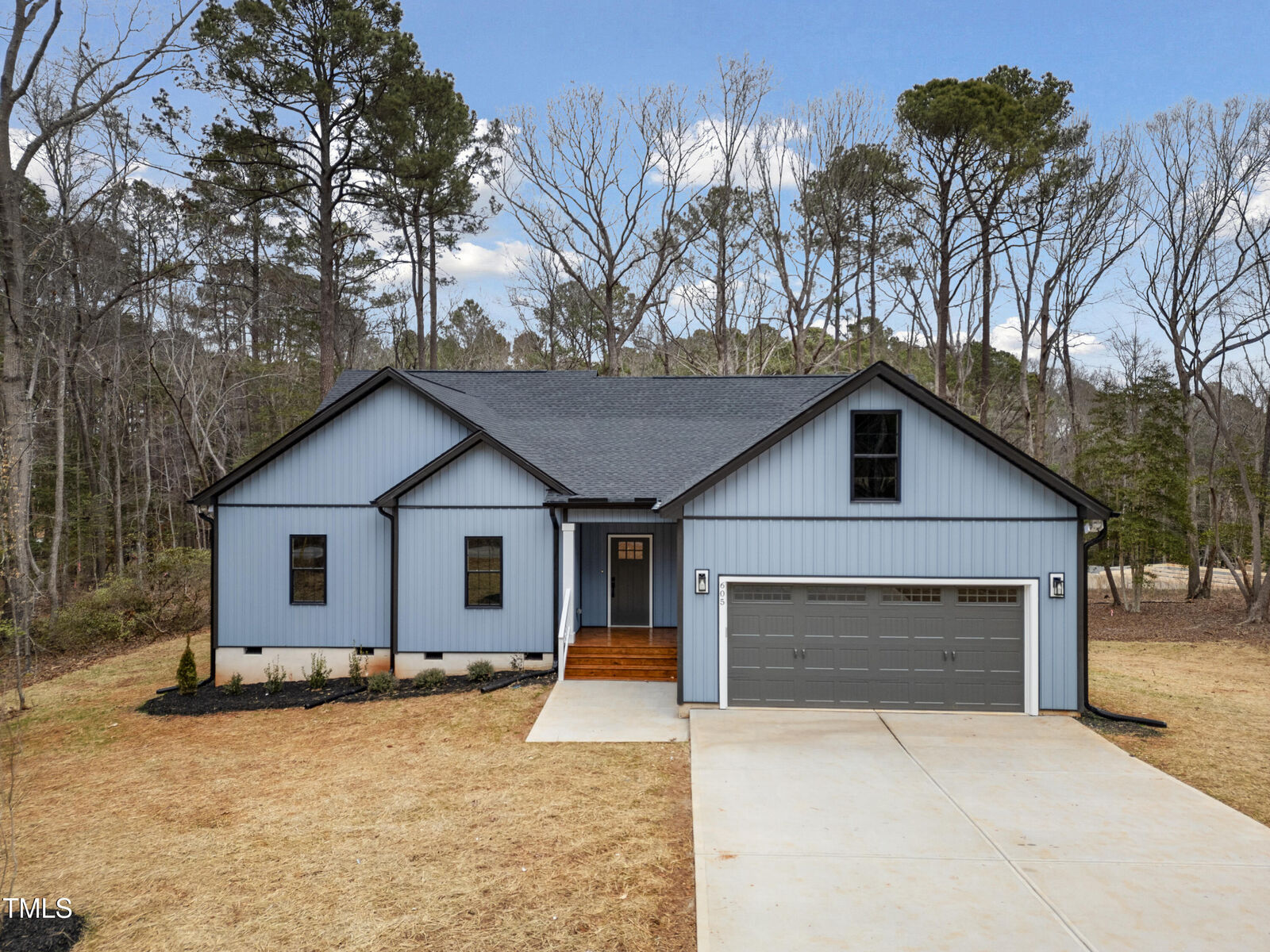 Property Photo: 605 Shawnee Drive NC 27549
