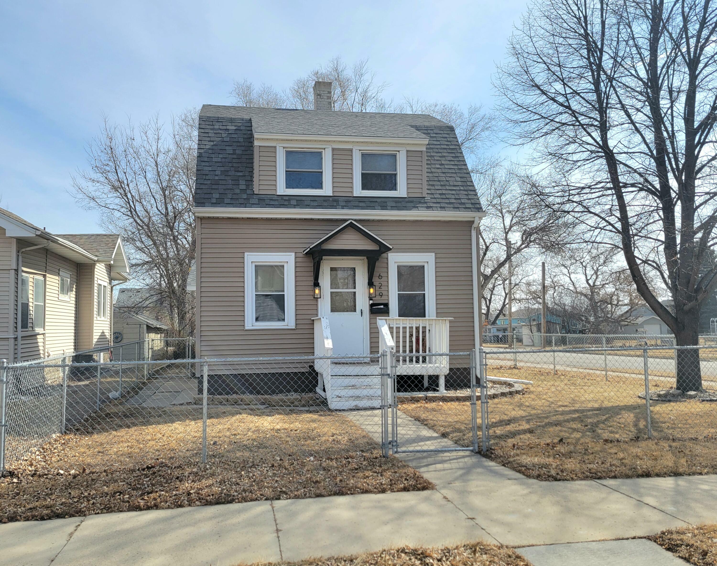 Property Photo: 629 S 9th St SD 57401
