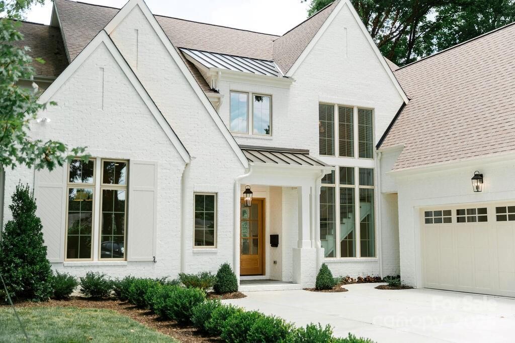 Property Photo:  722 Hillside Avenue  NC 28209 