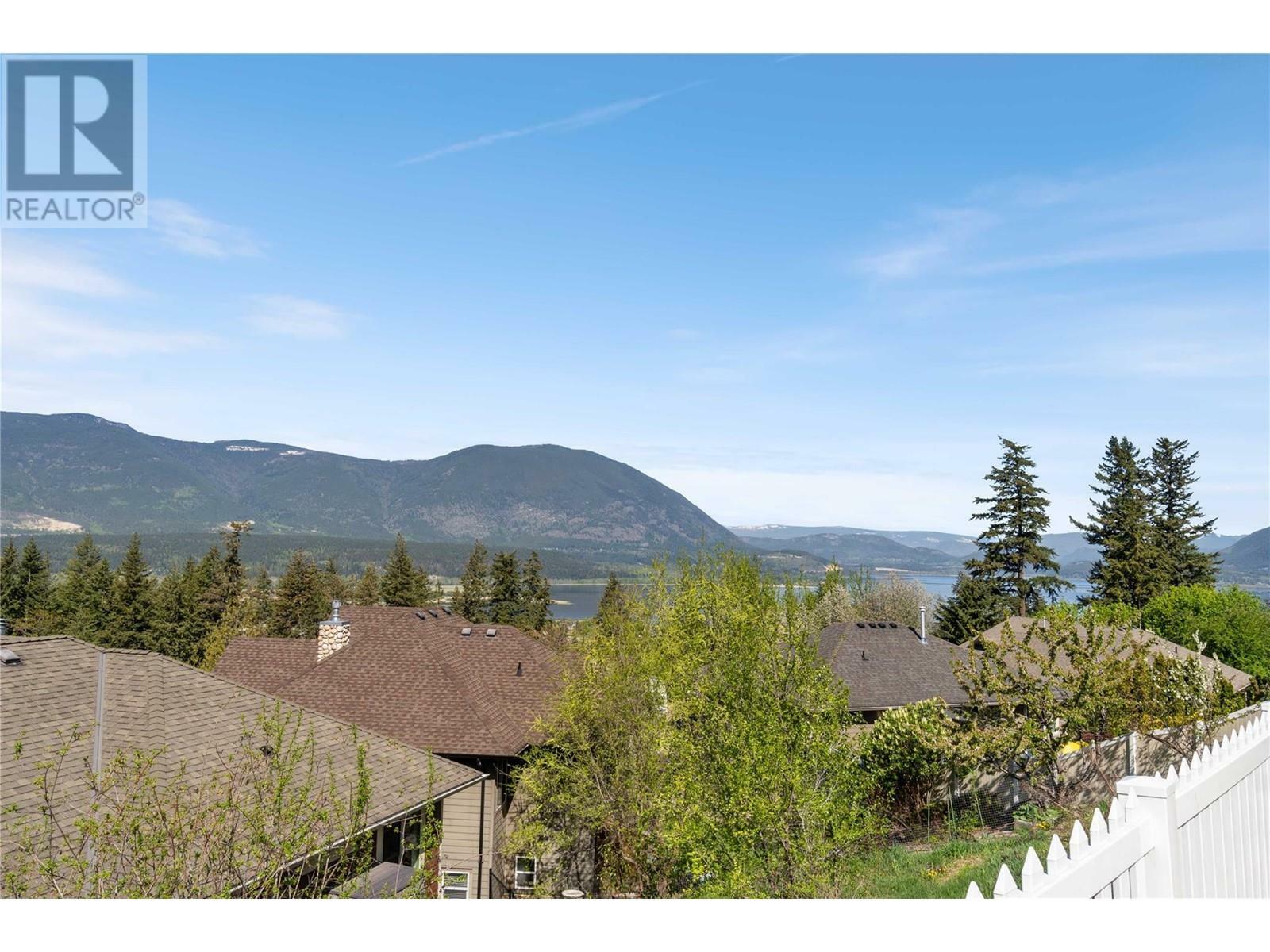 Property Photo: 1321 12 Street Southeast BC V1E 2R6