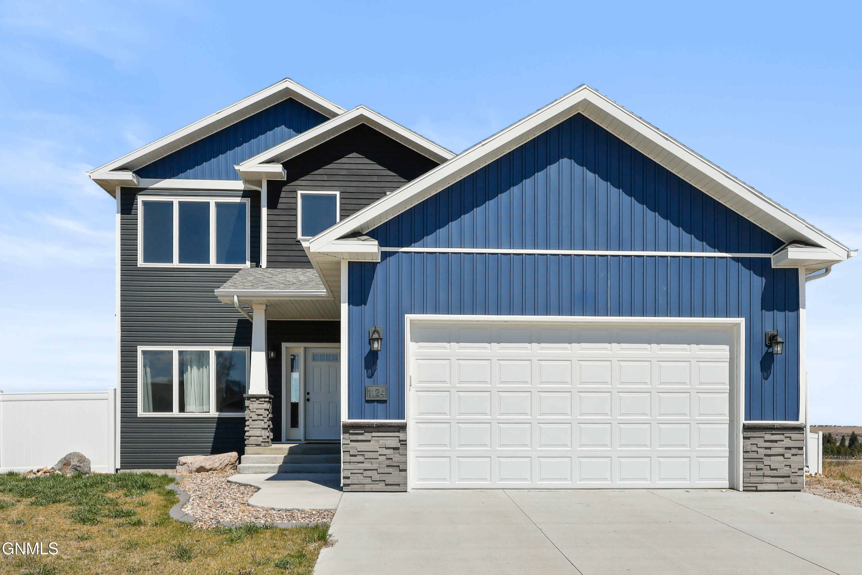 Property Photo: 1124 Lakota Place NE ND 58554