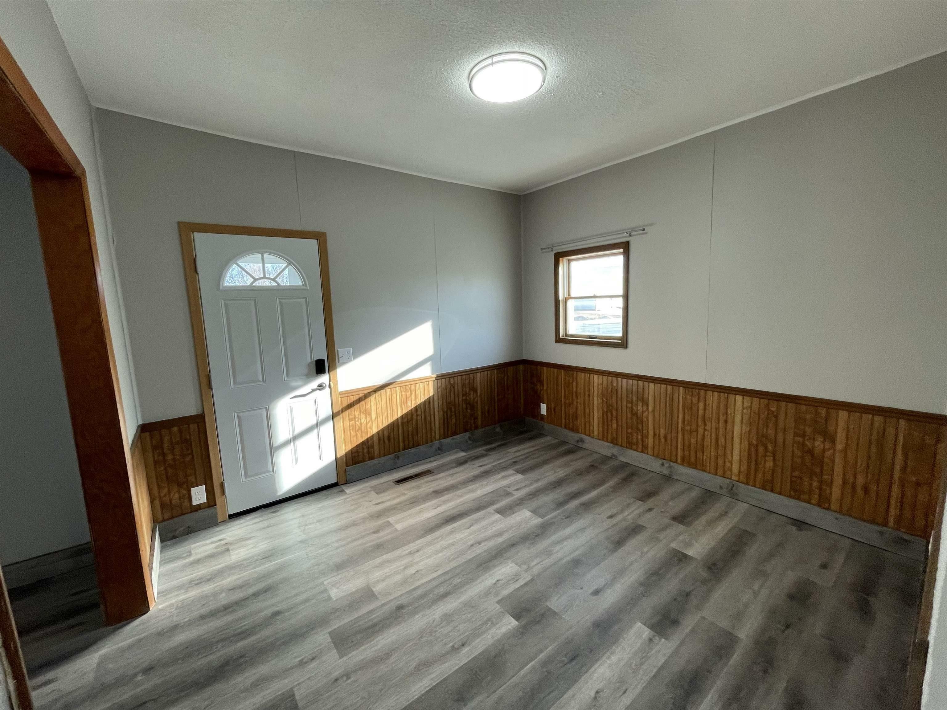 Property Photo: 204 E Mission Street IA 52076