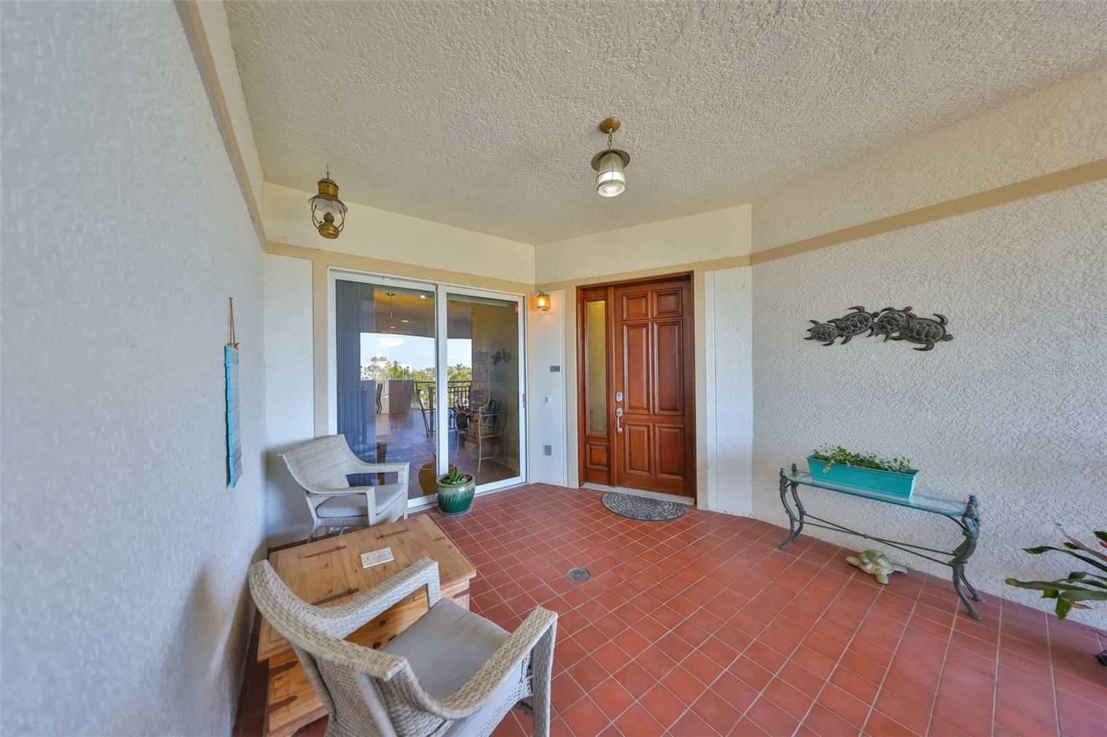 Property Photo:  1030 Bellasol Way 302  FL 33572 