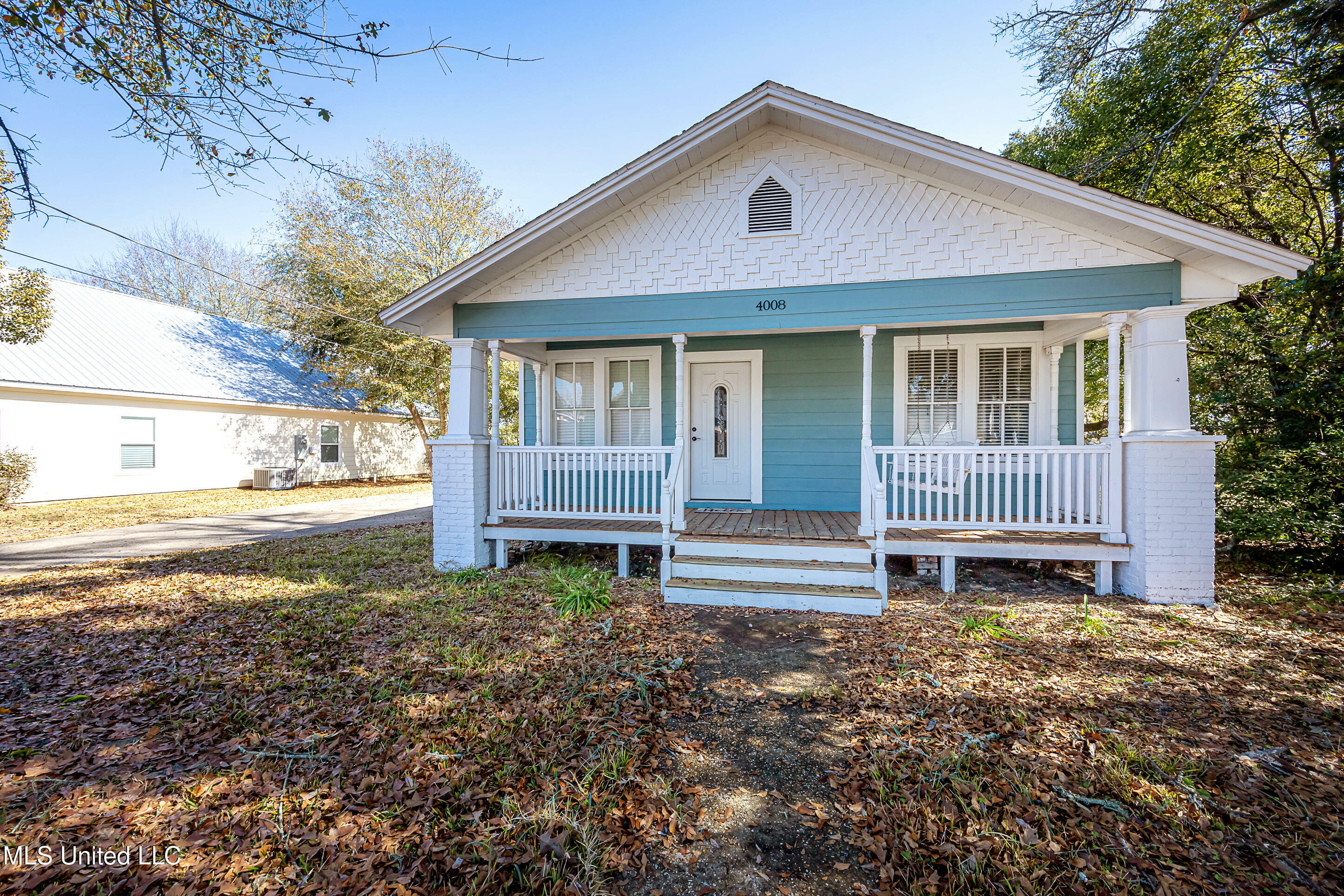 Property Photo:  4008 Pascagoula Street  MS 39567 