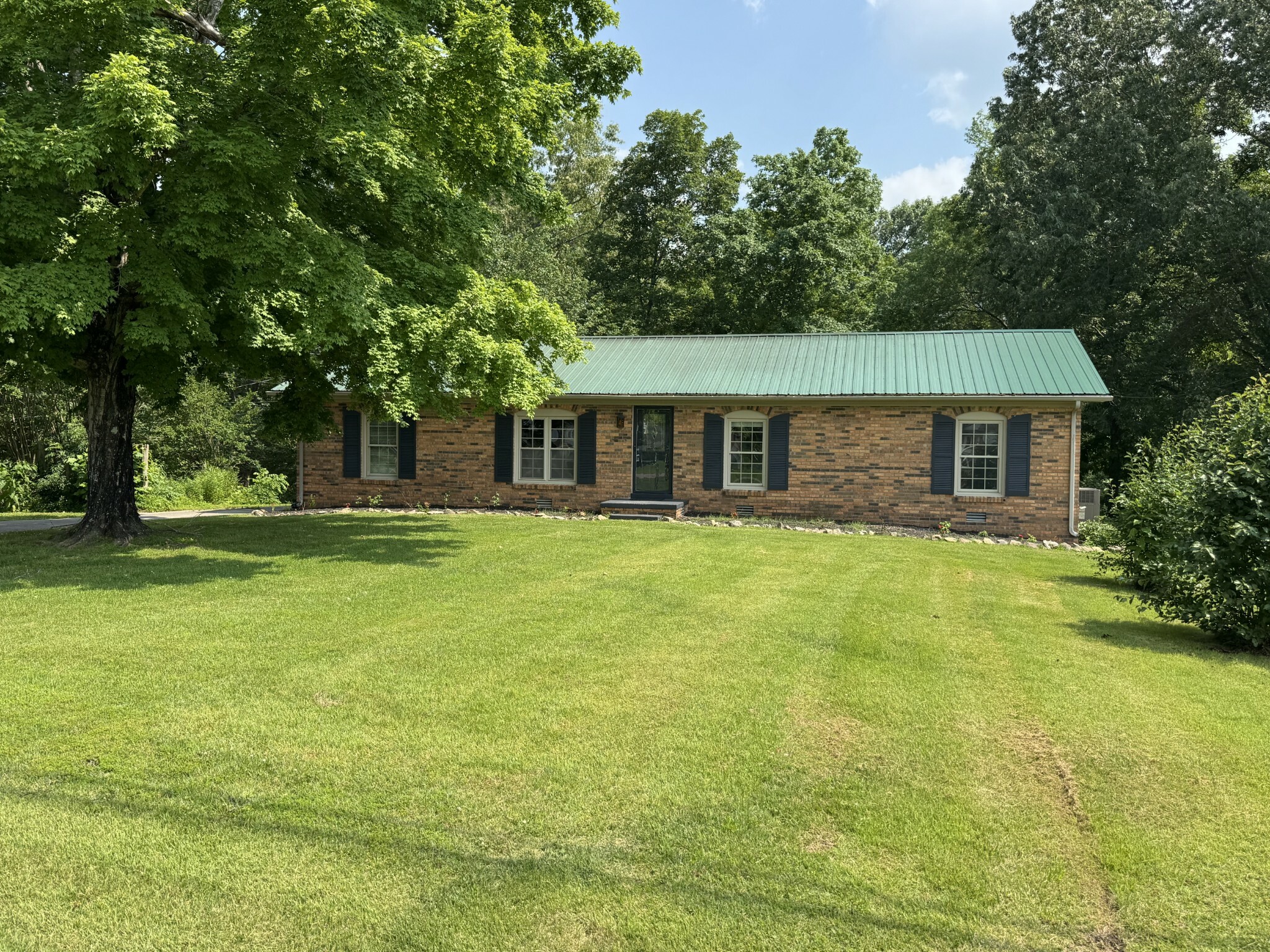 Property Photo: 308 Leader Dr TN 37134