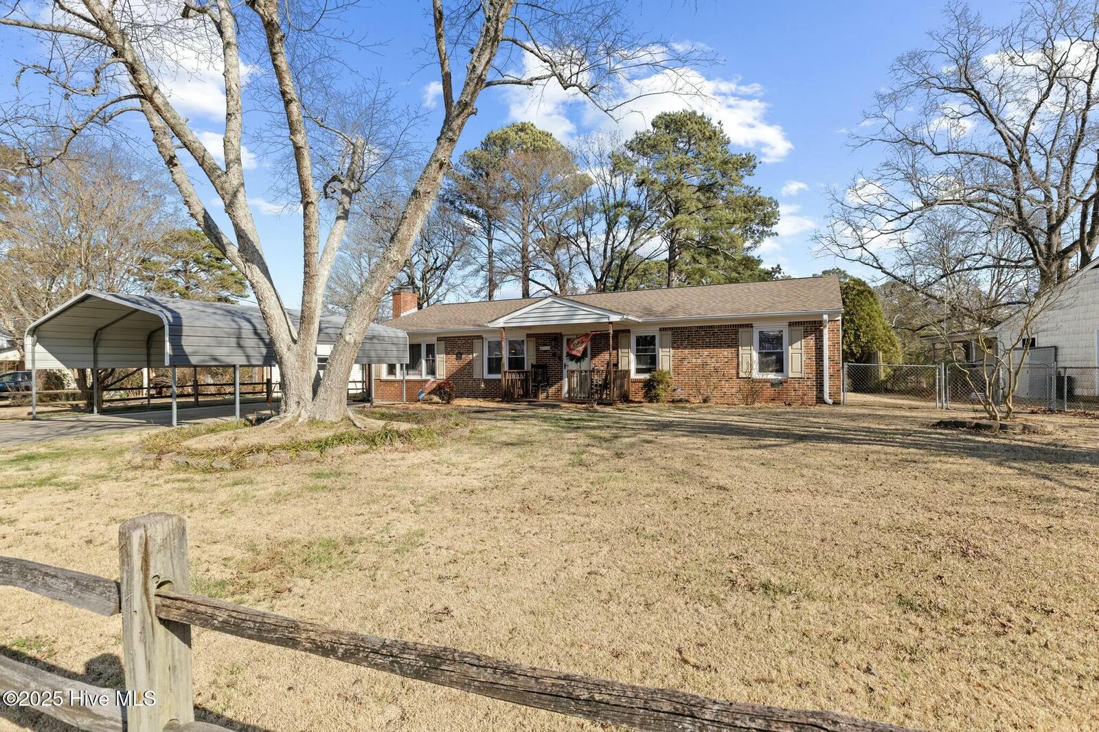 Property Photo:  1208 Castle Drive  NC 28546 