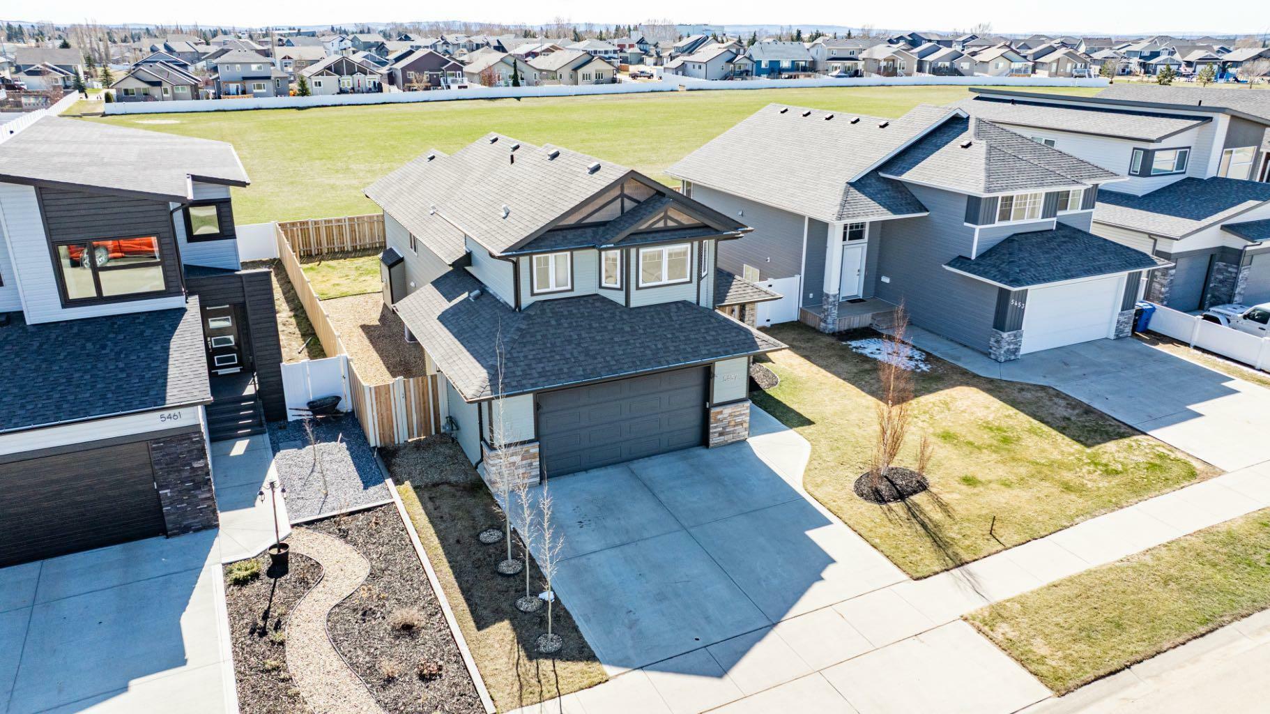 Property Photo: 5457 Vista Trail AB T4M 0L2