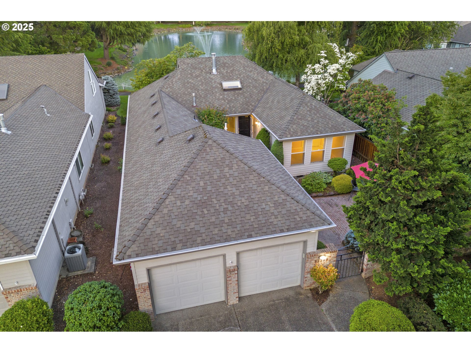 Property Photo: 32380 SW Lake Dr OR 97070