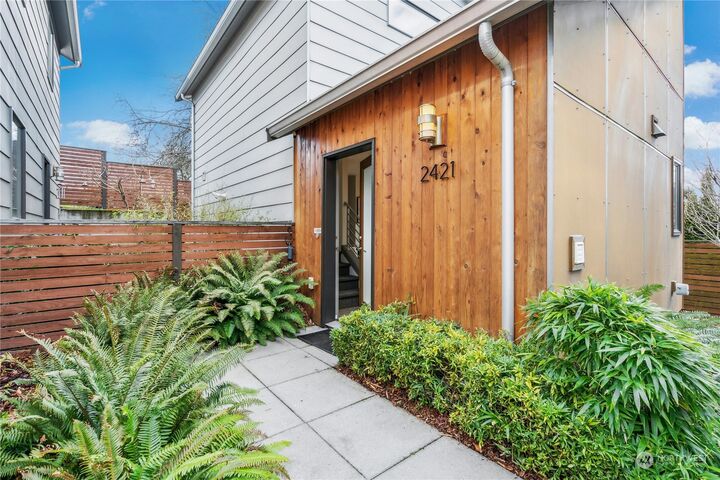 Property Photo: 2421 S Norman Street WA 98144