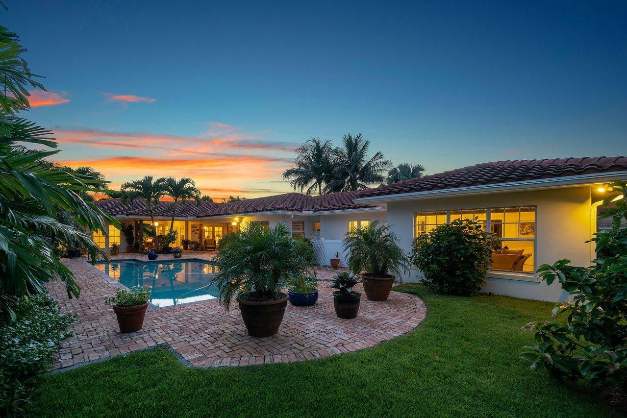 Property Photo: 200 Cascade Lane FL 33404