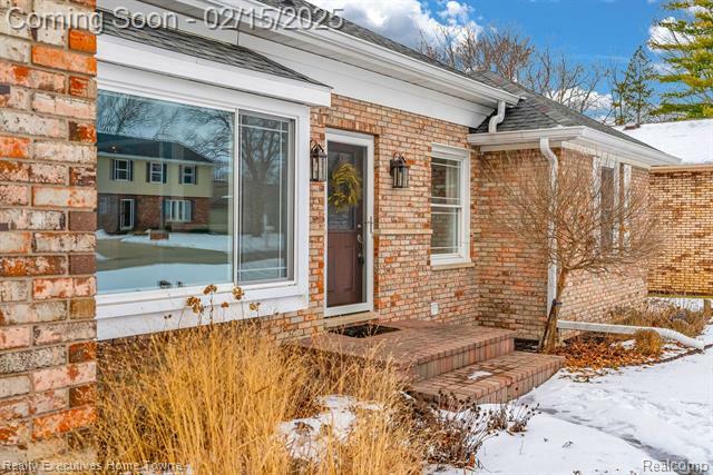 Property Photo:  2849 Canal Drive  MI 48060 