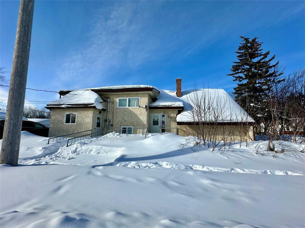 Property Photo:  84 Fischer Avenue  MB R9A 1K2 