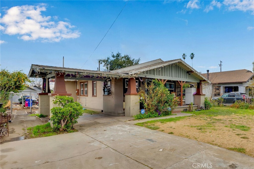 Property Photo: 571 W 16th Street CA 92405