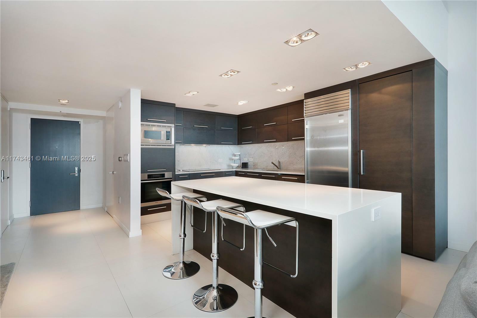 Property Photo:  900 E Biscayne Blvd 705  FL 33132 