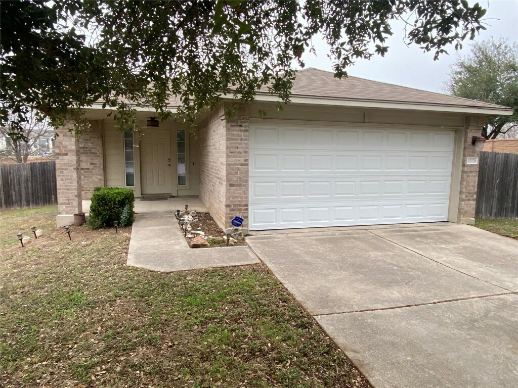 Property Photo: 15028 Sassafras Trail TX 78660