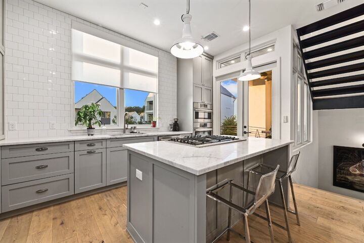 Property Photo: 2512 Watkins Way TX 78746