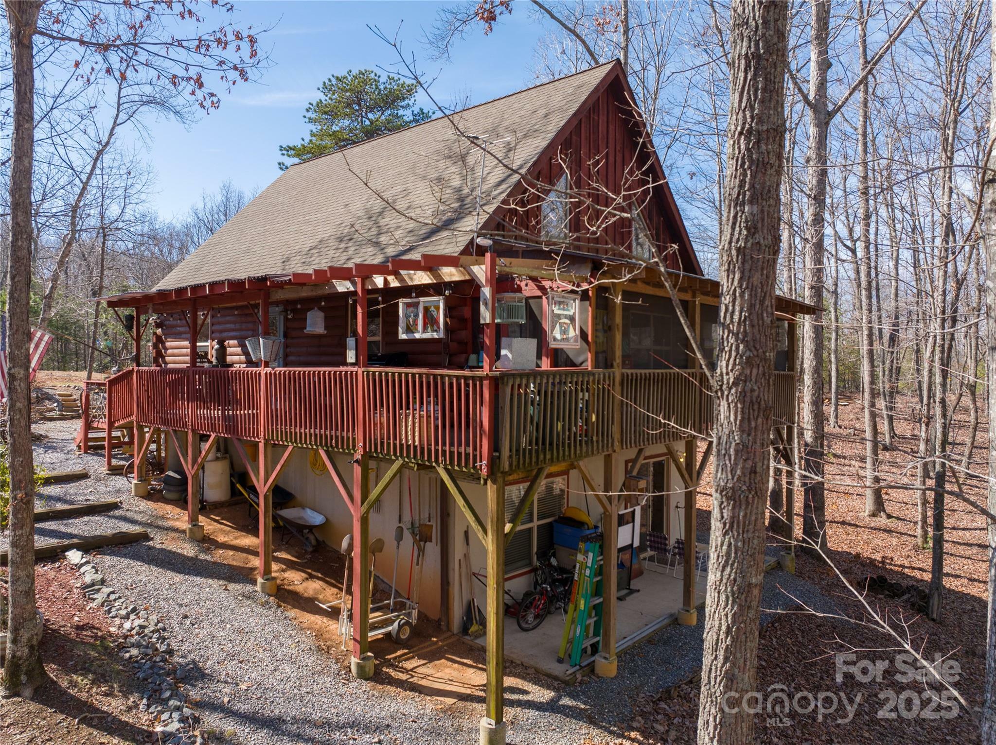 Property Photo: 257 Adirondack Trail NC 28761