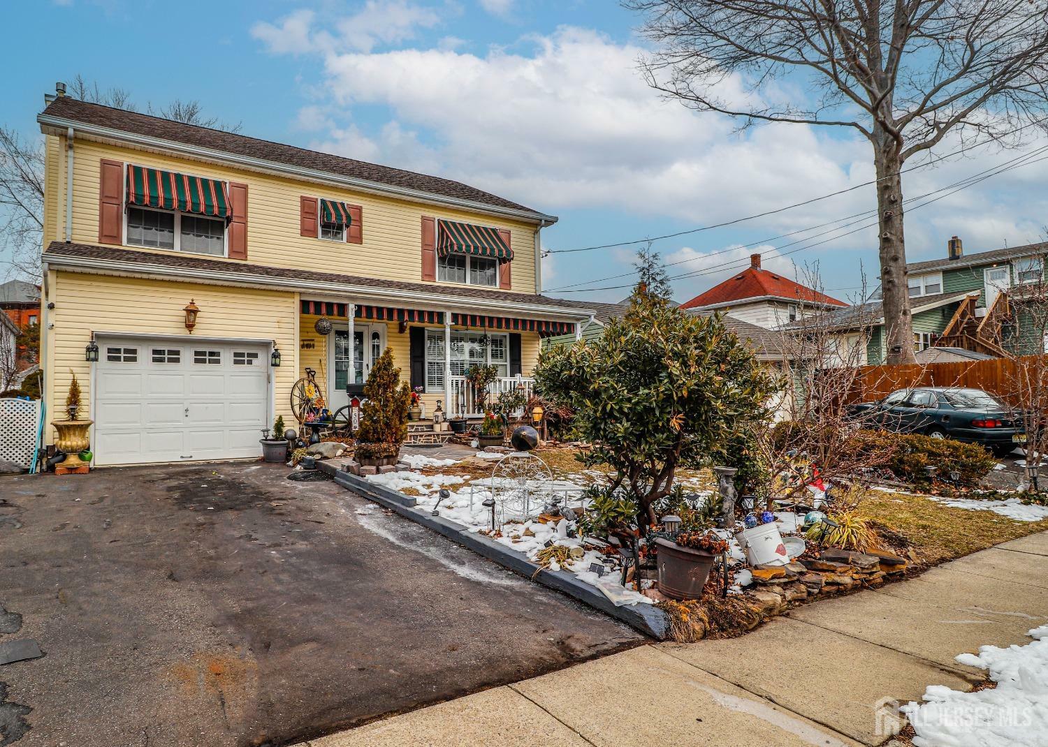 Property Photo:  50 Fairfield Avenue  NJ 08863 