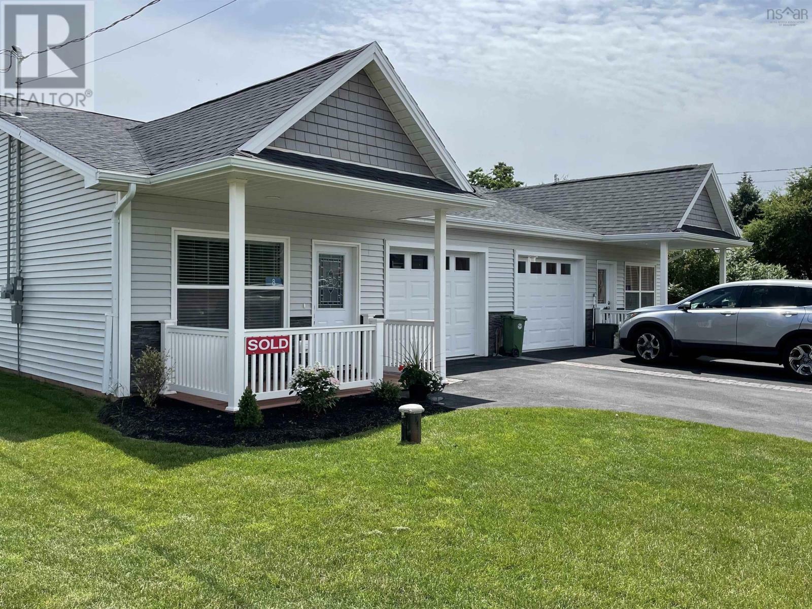 Property Photo:  24 Summer Hill Place Place  NS B6L 0G9 