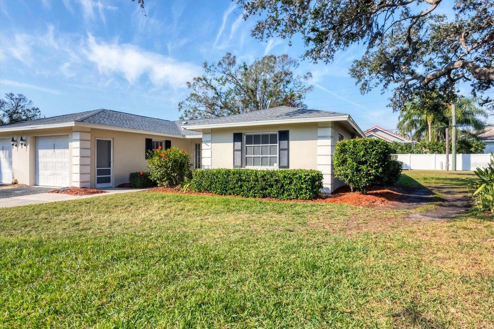 Property Photo:  7422 W Country Club Drive N N/A  FL 34243 