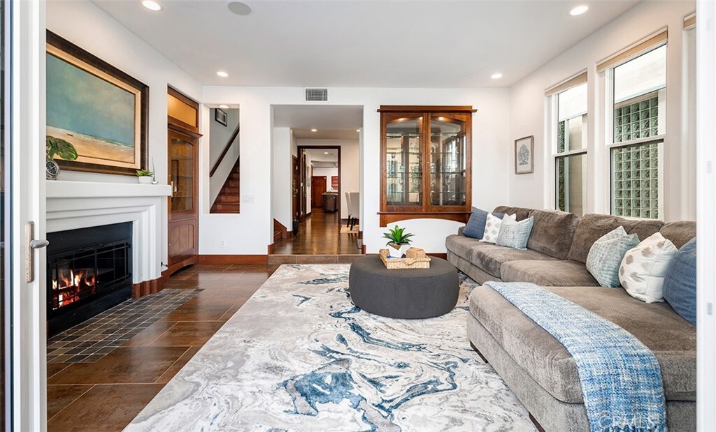 Property Photo: 214 Utica Avenue CA 92648