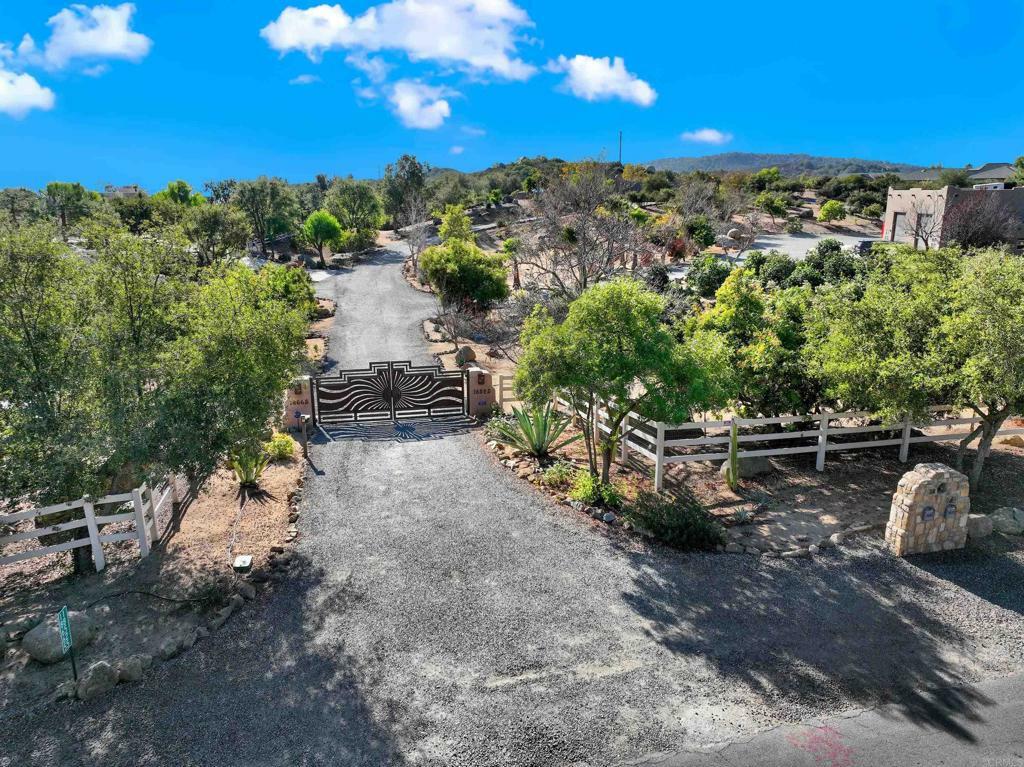 Property Photo: 18525 Tenaja Road CA 92562