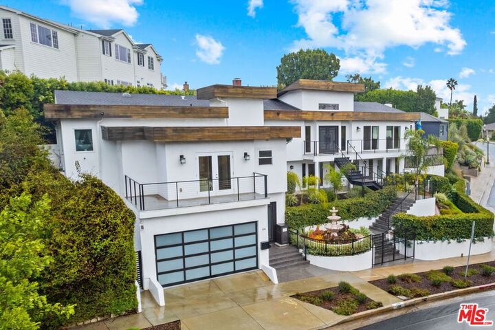 Property Photo:  436 Levering Avenue  CA 90024 