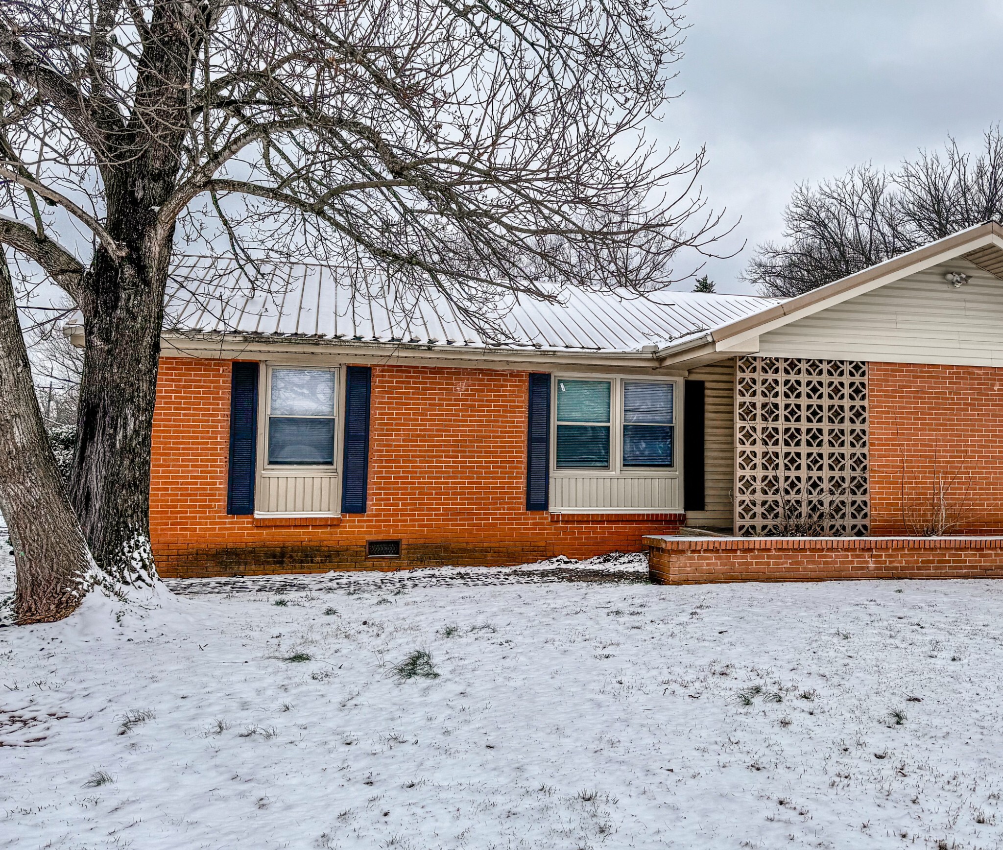 Property Photo: 2010 Bartway Dr TN 37130