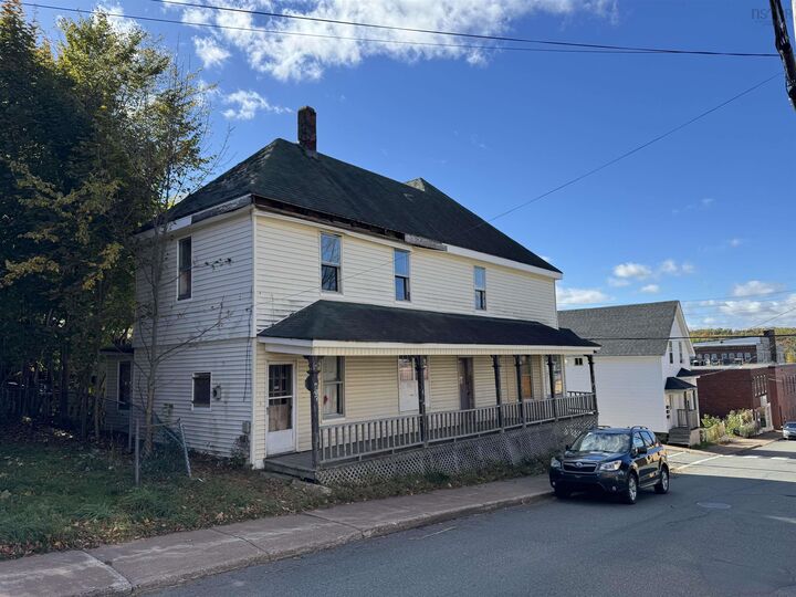 207 Maclean Street — photo 1