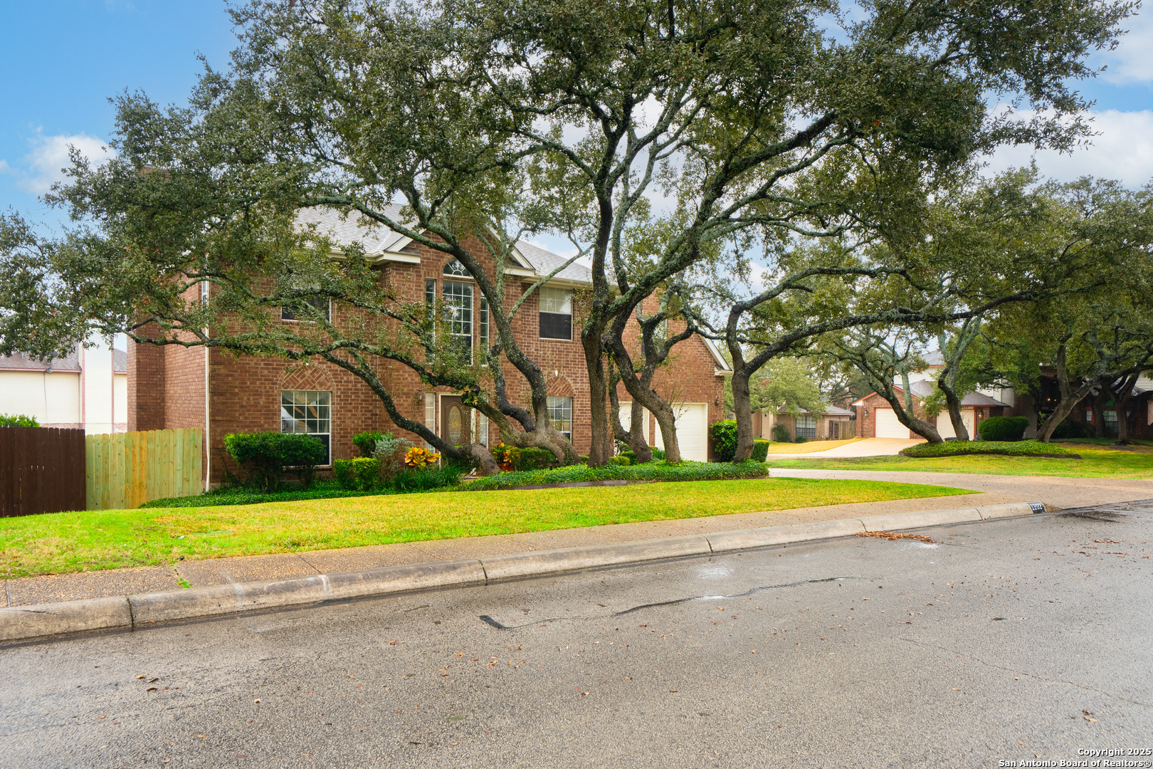 Property Photo: 1202 Scenic Knl TX 78258
