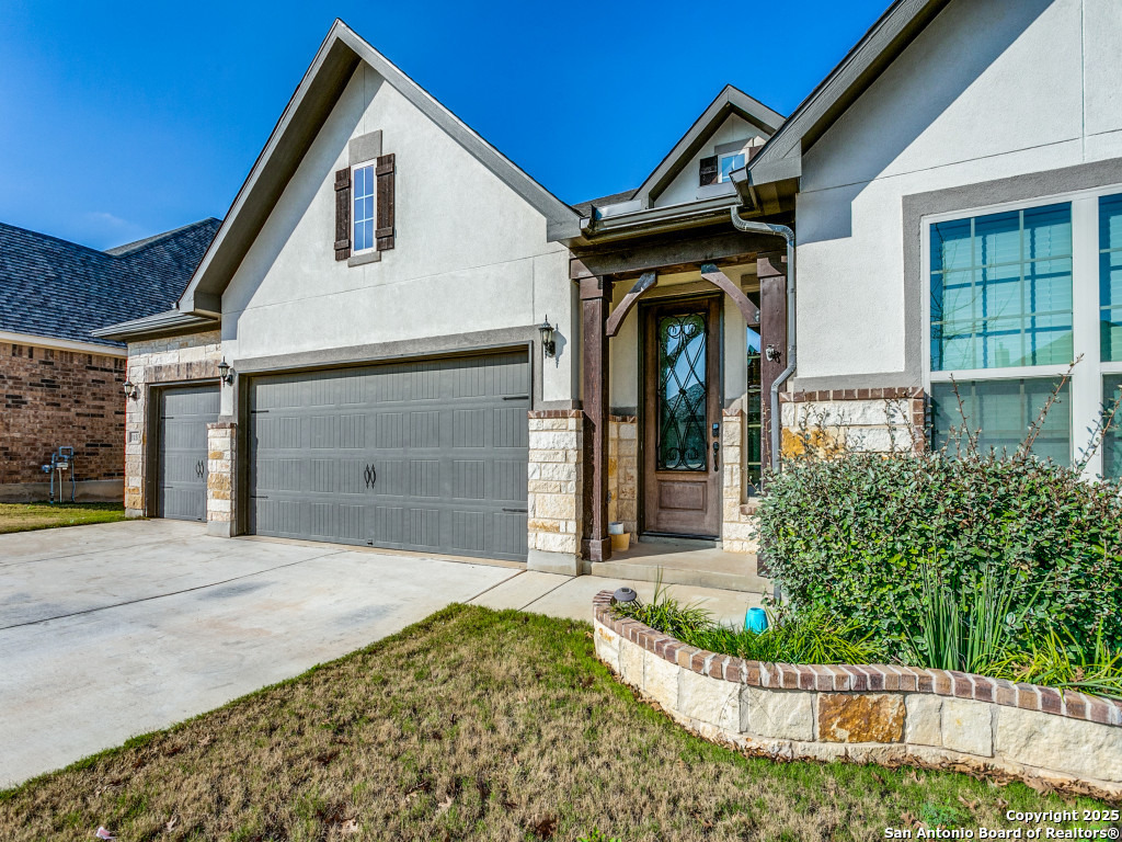 Property Photo: 1133 Limestone Way TX 78132