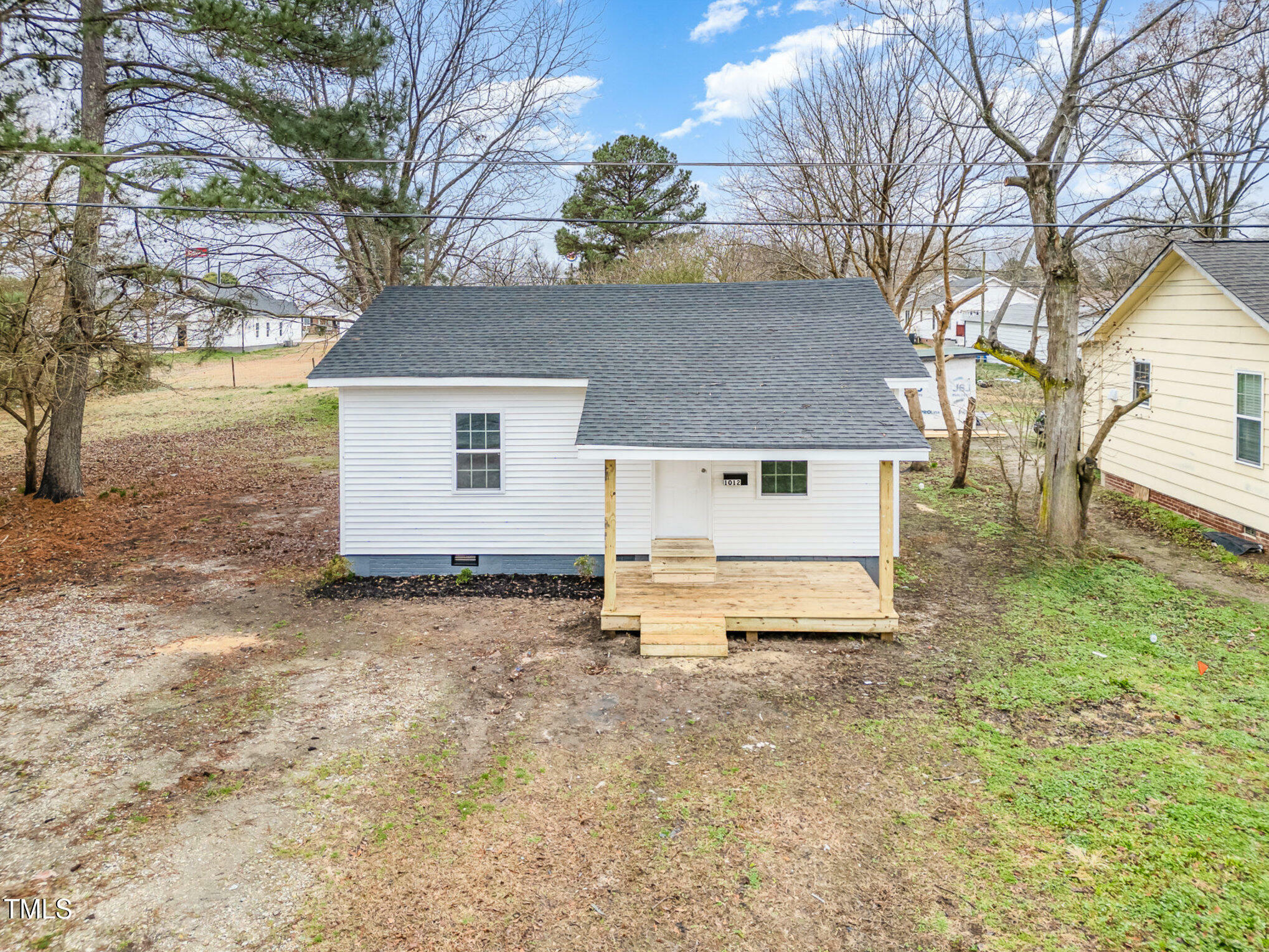 Property Photo:  1012 E Harnett Street  NC 28334 